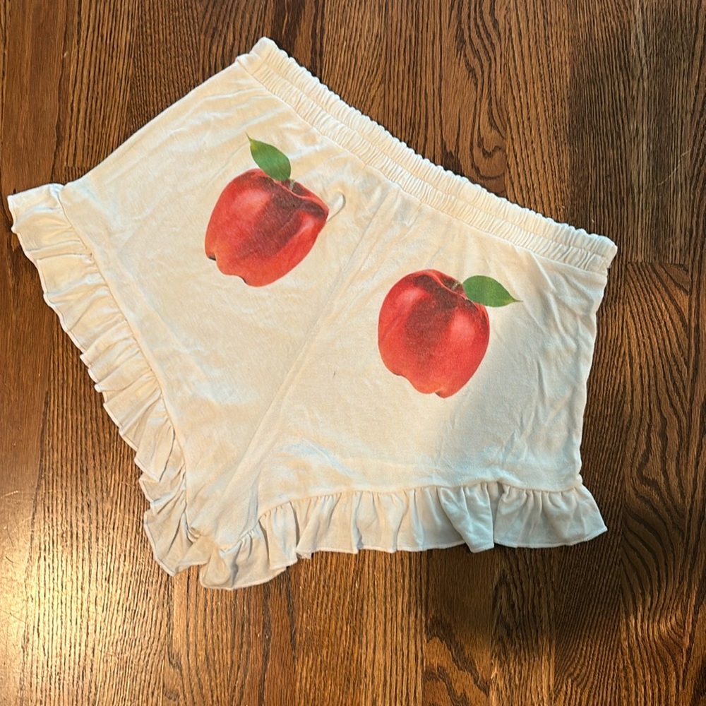 White fox cheeky shorts